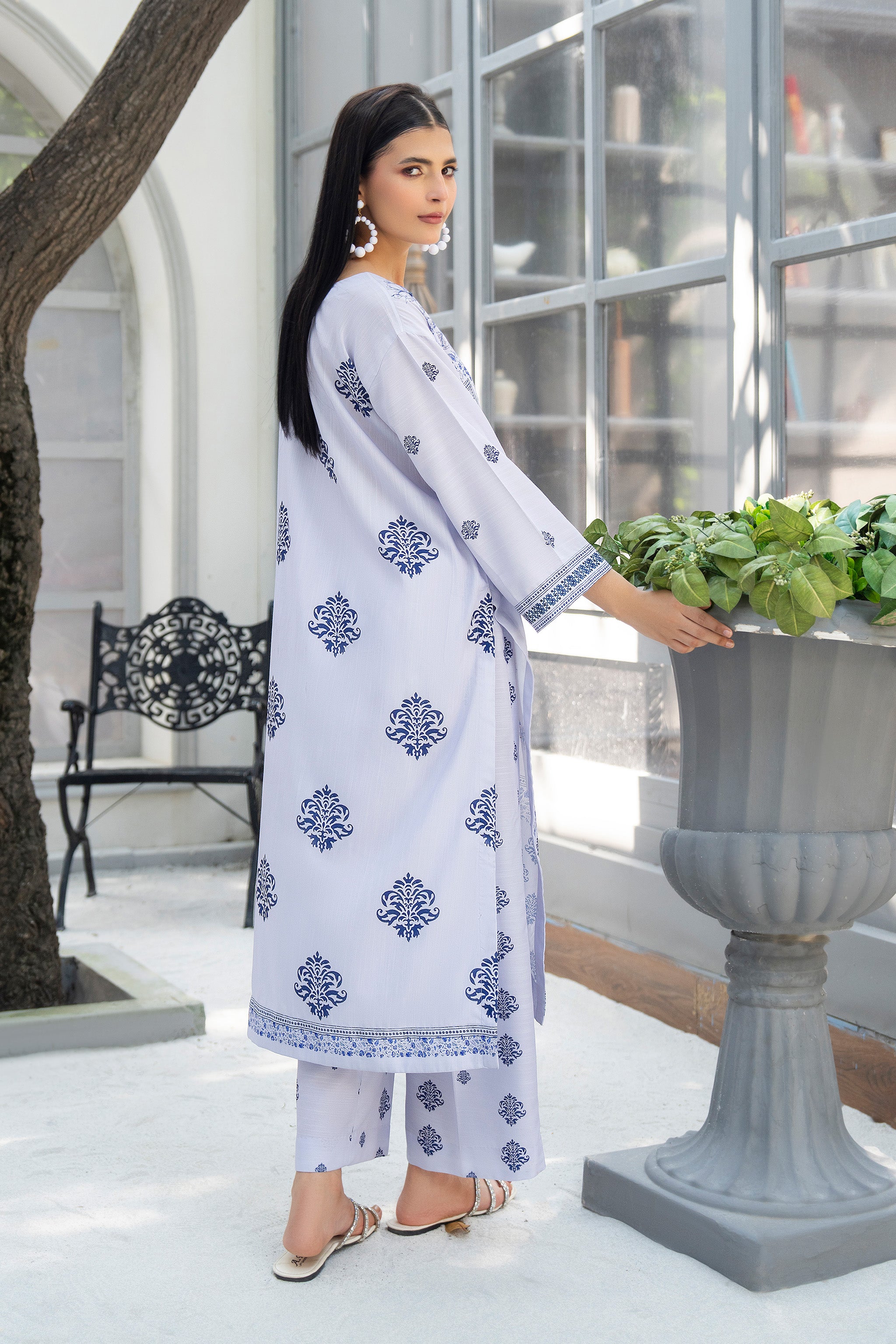 2 Pcs Ready To Wear Lilac Silk Suit AR-3916 - Arfa Riwaj