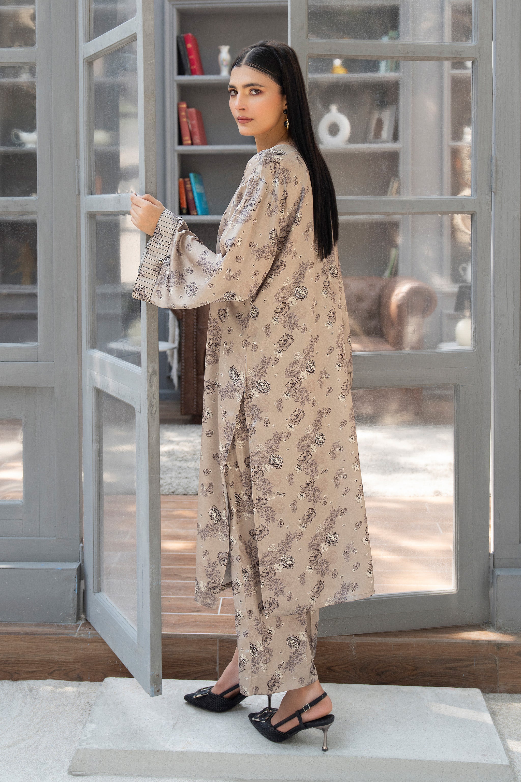 2 Pcs Ready To Wear Beige Silk Suit - AR-3906 - Arfa Riwaj