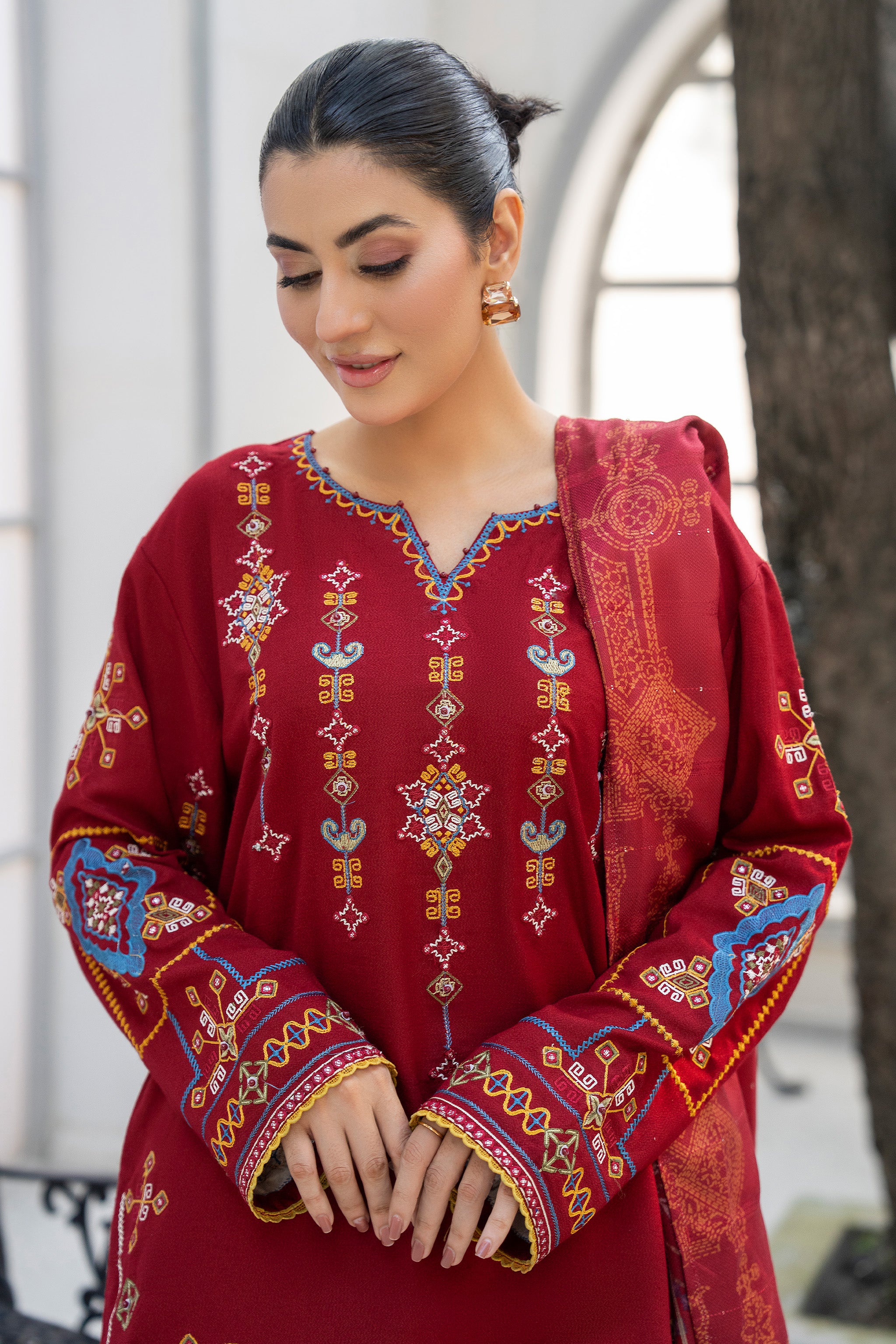 3 Piece Ready To Wear Maroon Embroidered Suit - AR-3908- ARFARIWAJ