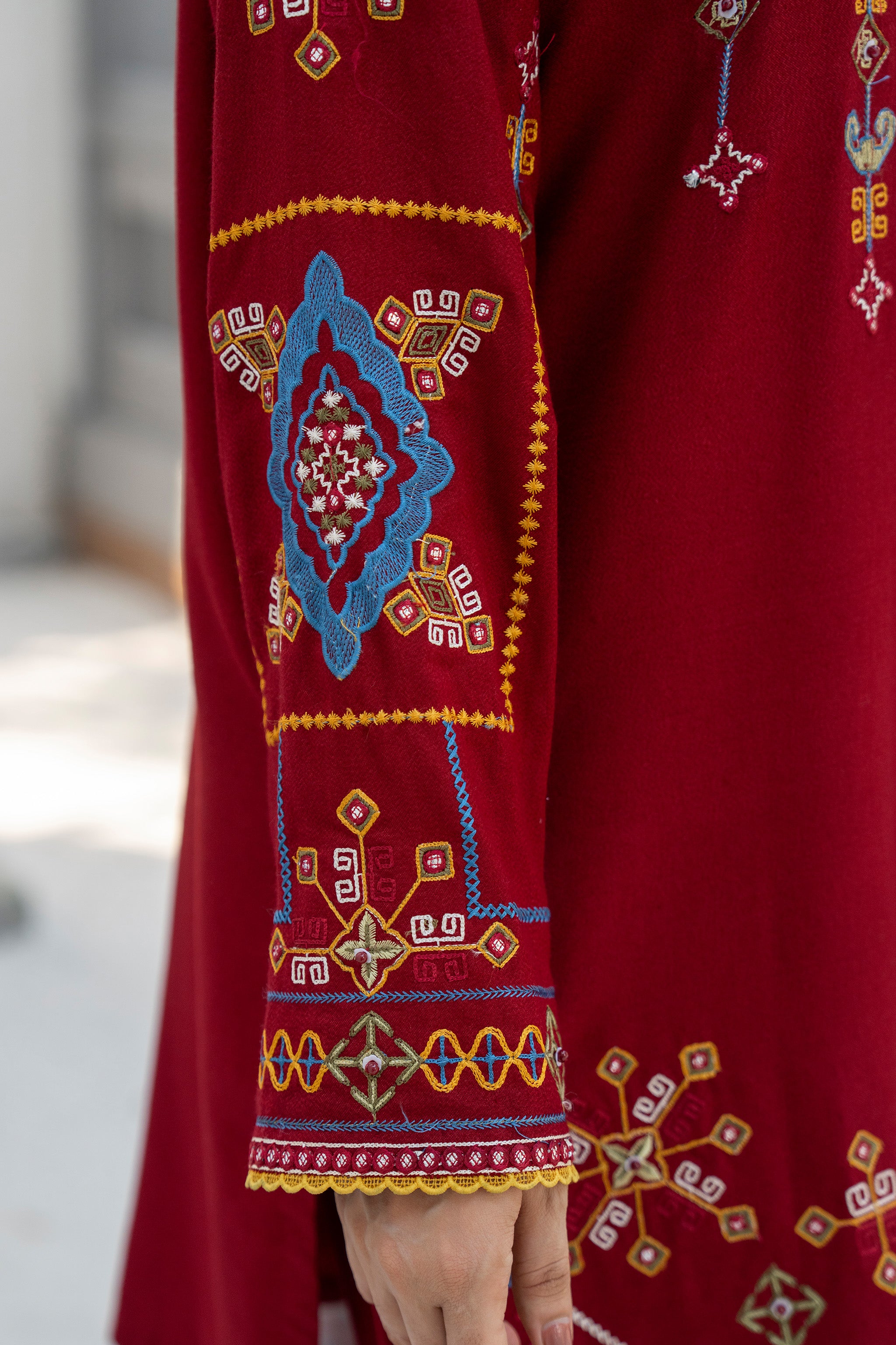 3 Piece Ready To Wear Maroon Embroidered Suit - AR-3908- ARFARIWAJ