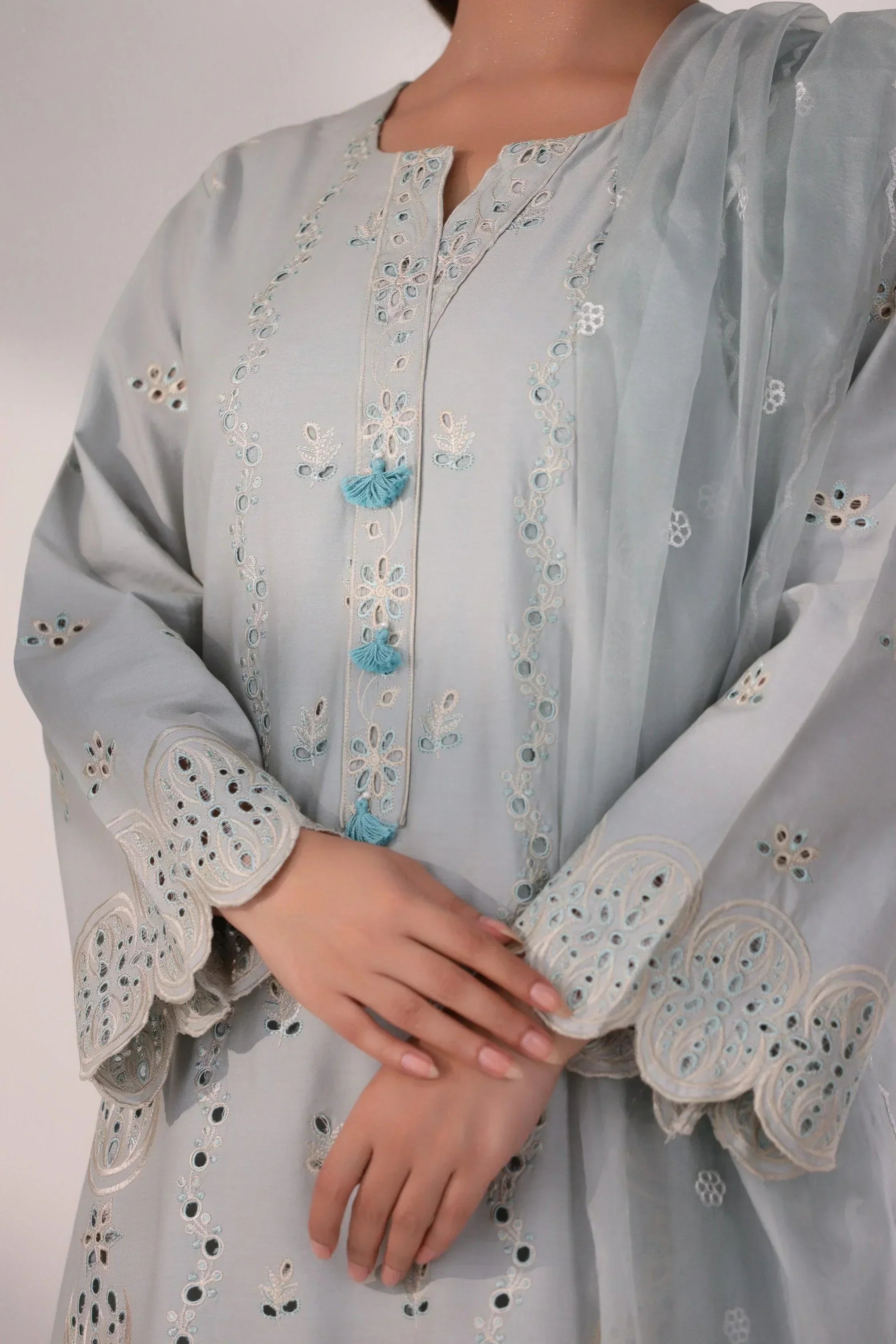 SAGA 3 Pcs Grey Suit Ready To Wear -AR-3356-Saga - ARFARIWAJ